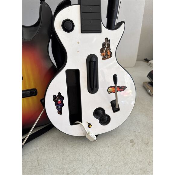 Guitar Hero Nintendo Wii World Tour Bundle - Drum, 2 Guitars No Pedal Untested - Picture 5 of 14